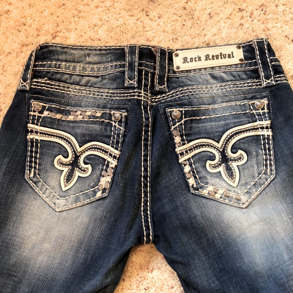 Rock Revival Venus capris, size 27 in EUC